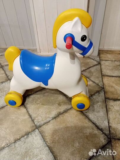 Лошадь каталка