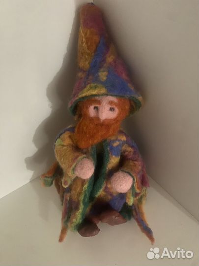 Игрушка Гном валеная