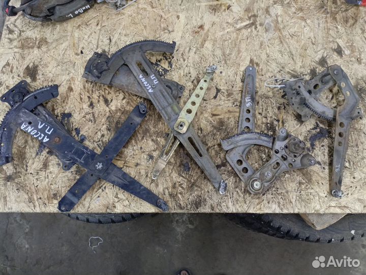 Стеклоподъемник механический Opel Ascona C