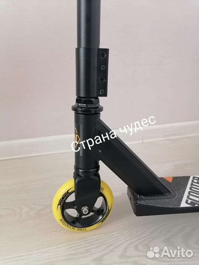 Новый трюковой самокат с цветными колесами