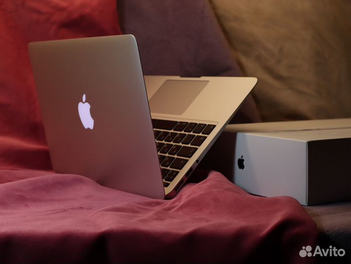 MacBook Air 11 (2016) ноутбук в отличном состоянии