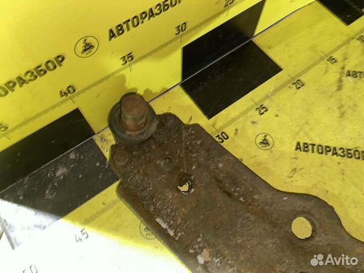 Рычаг подвески передний правый Volkswagen golf 3