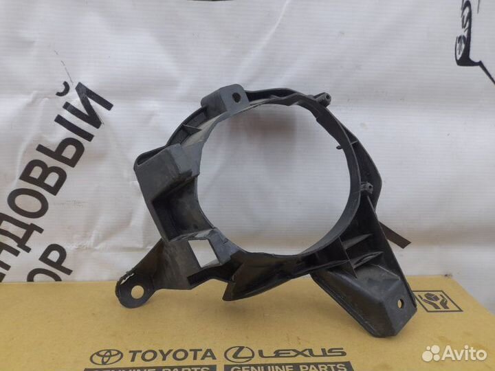 Кронштейн птф правый Toyota Rav4 40