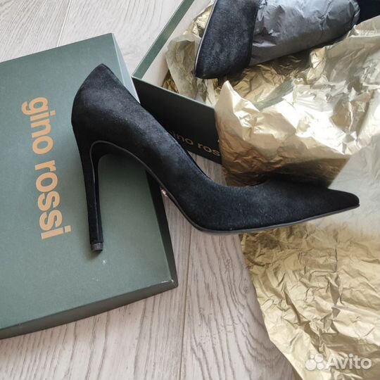 Туфли лодочки замшевые Gino Rossi