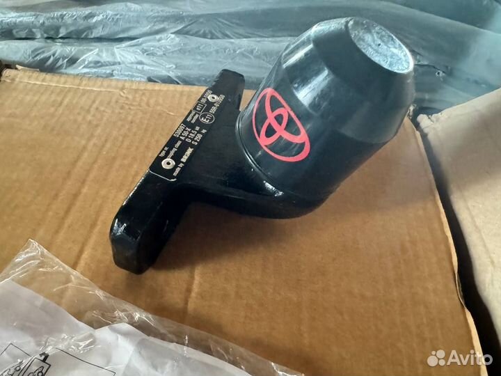 Фаркоп фланцевый для Toyota Hilux 2015-2024