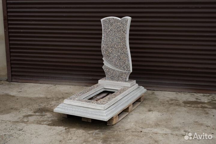 Памятники из мраморной крошки