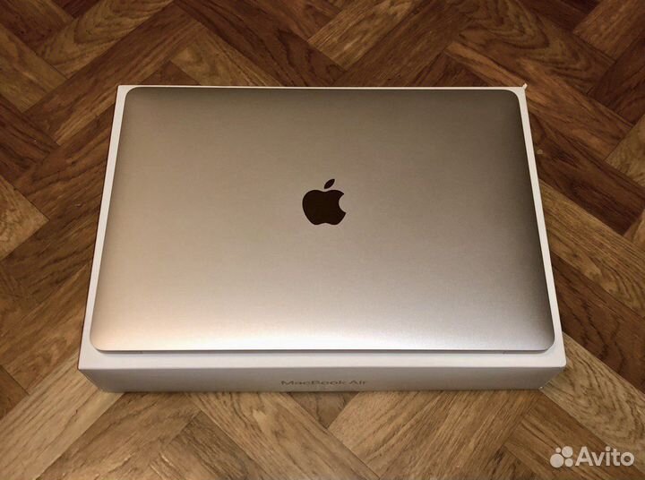 MacBook Air M1 Silver 16GB/256GB, 21 цикл