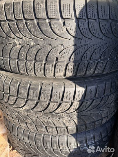 Bridgestone Blizzak LM-80 235/60 R18 103