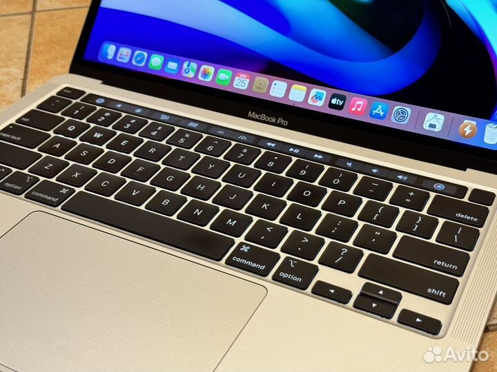 Macbook Pro 13 2020 i5 16gb 512 Идеал
