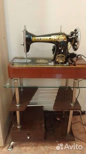 Швейная машина lark