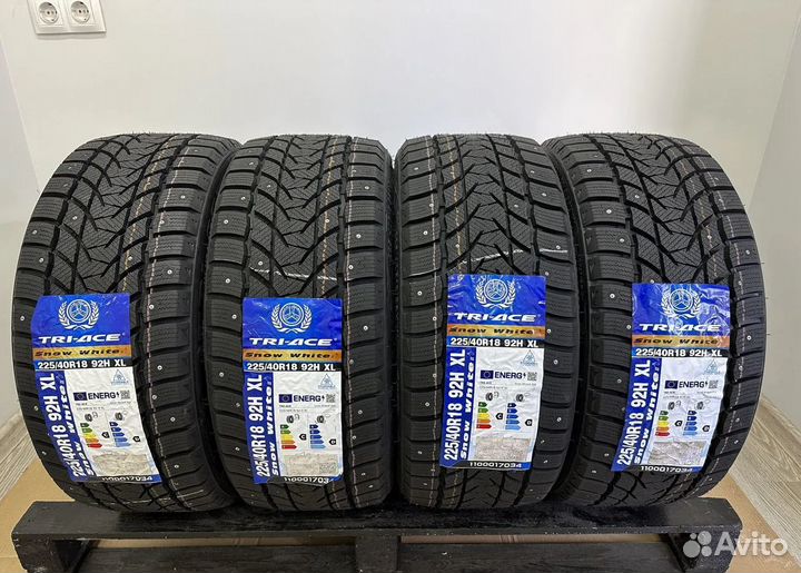 Tri Ace Snow White II 225/40 R18 38H