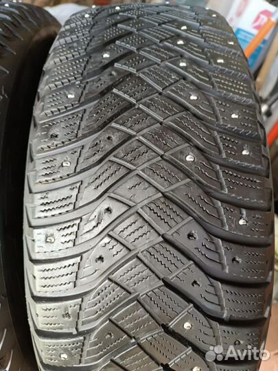 Goodyear Ultra Grip Ice Arctic 2 215/60 R16 99T