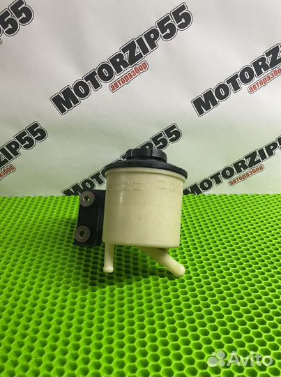 Бачек гур nissan 95-2000год