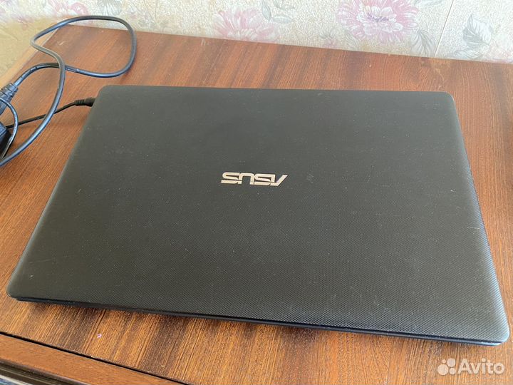 Ноутбук Asus x552e