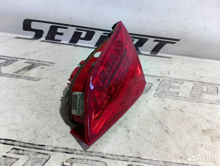 Фонарь в крышку багажника задний правый Audi A4
