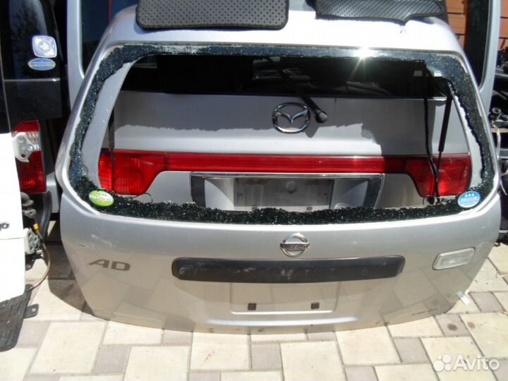 Дверь багажника Nissan AD11