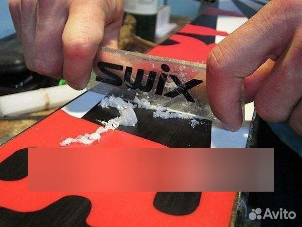 Горные лыжи и сноуборды