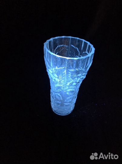 Ваза старинная урановое стекло