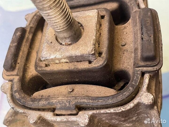 Опора кпп 678435501