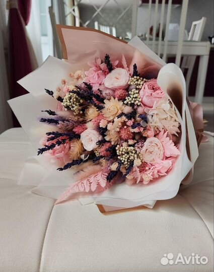 Букеты из стабилизированных цветов и сухоцветов