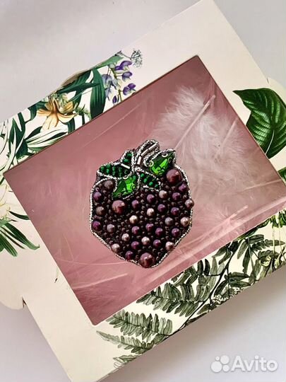 Брошь из бисера