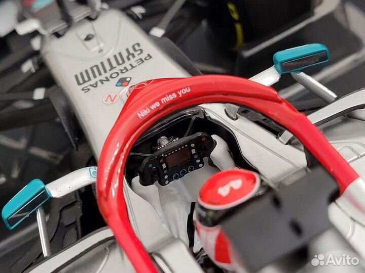 Модель 1/18 F1 Mercedes W10 EQ Power+, Л.Хэмилтон