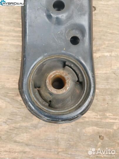 Рычаг передний левый нижний Toyota Prius 3 ZVW30