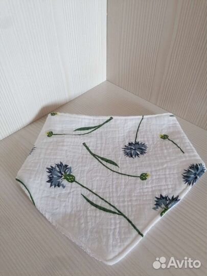 Слюнявчик, нагрудник новый