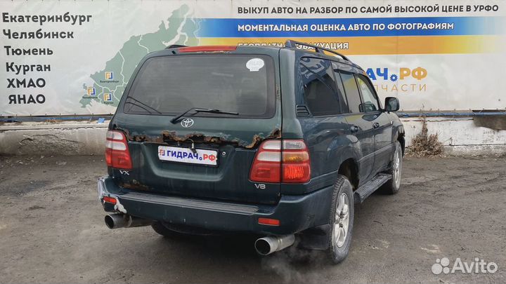 Молдинг заднего крыла левого Toyota Land Cruiser 1