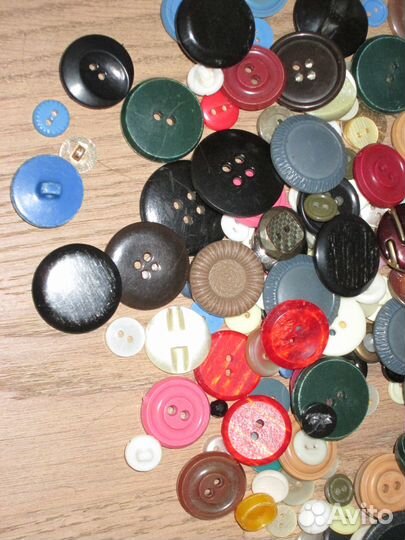 Пуговицы разные