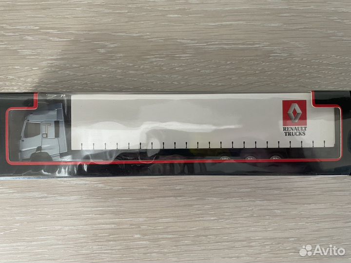Модель 1:87 Renault truck t460