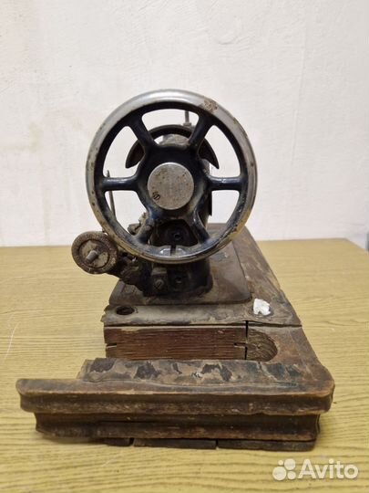 Швейная машина