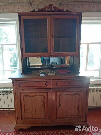 Старинный буфет