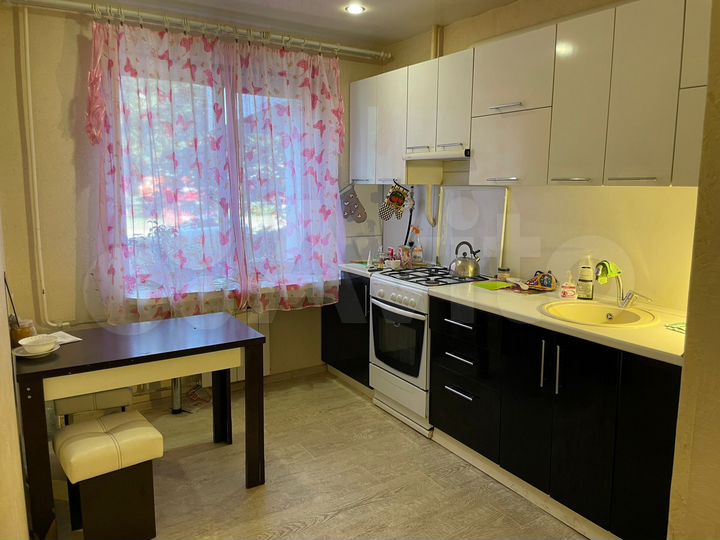 4-к. квартира, 76 м², 1/9 эт.