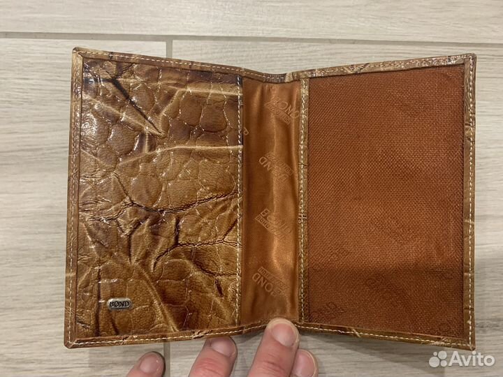 Обложка для паспорта Bond