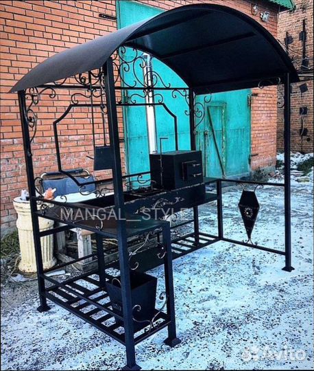 Мангал с крышей