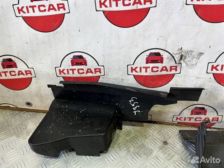 Воздуховод радиатора Ford Focus 2