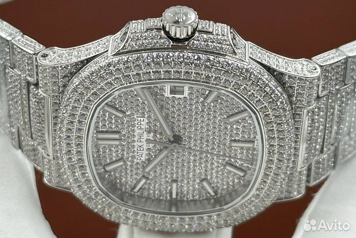 Часы Patek Philippe Nautilus White Gold Diamonds