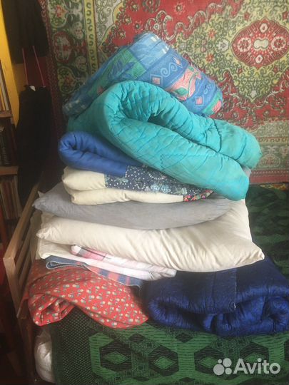 Одеяло подушки матрасы