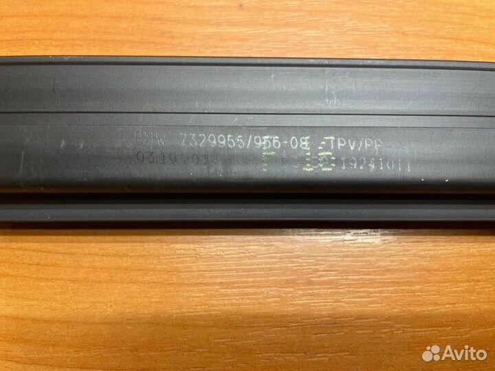 Уплотнитель стекла двери передний правый Bmw X6