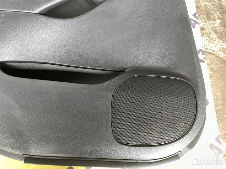 Обшивка двери задней левой Toyota Avensis 2