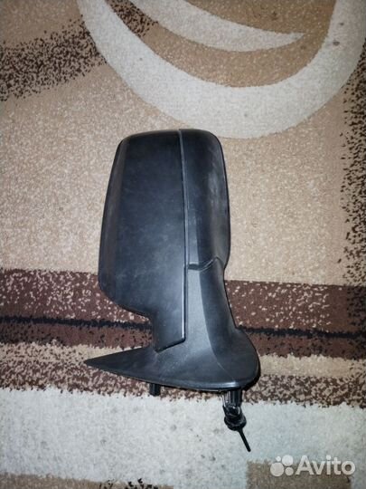 Наружное левое зеркало заднего вида