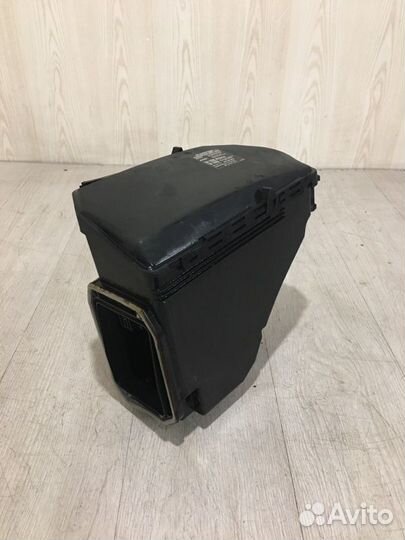 Корпус блока предохранителей Mercedes Benz S500L