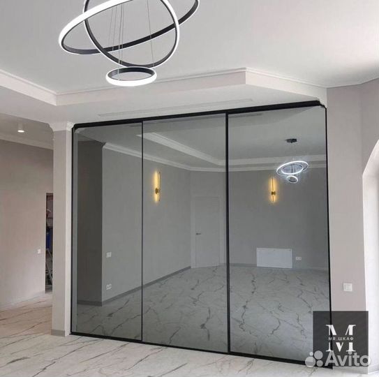 Книжный шкаф