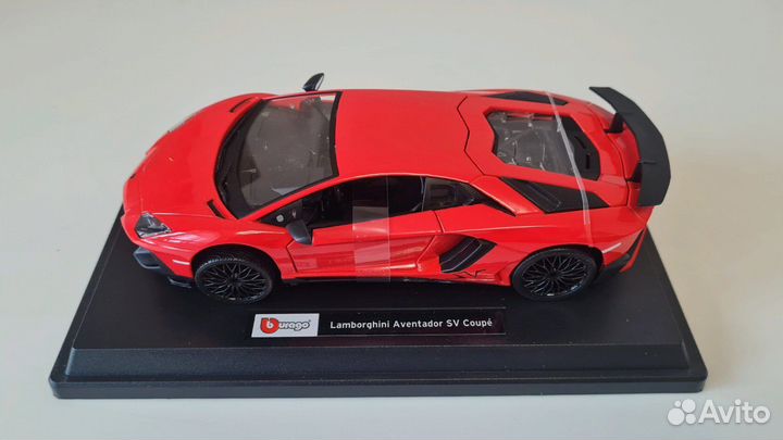 Модель автомобиля Burago Lamborghini Aventador SV