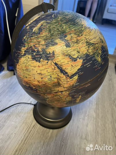 Глобус сенсорный с горами
