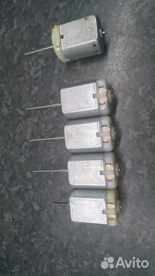 Моторчик активатор замка двери автомобиля