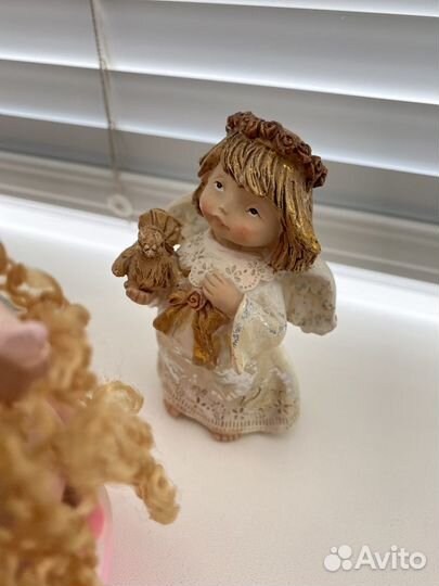 Фигурки, свеча, копилка