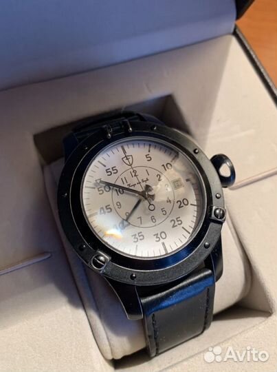 Часы Hugo Von Eyck