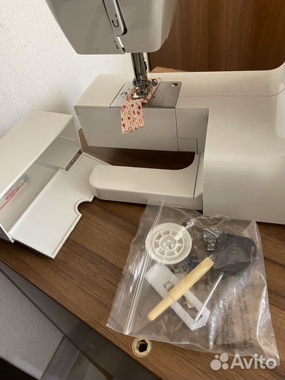 Швейная машина Singer 2250 tradition